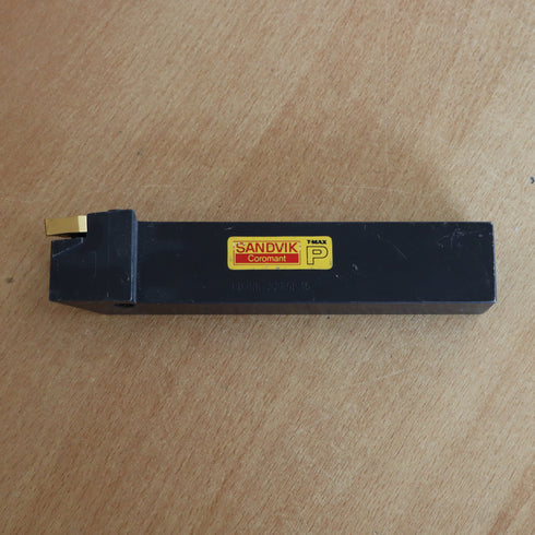 Turning toolholder PDJNR 3225P15